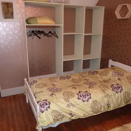 La Maison Jaune Et Bleue *